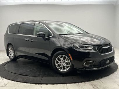 Certified 2023 Chrysler Pacifica Touring-L