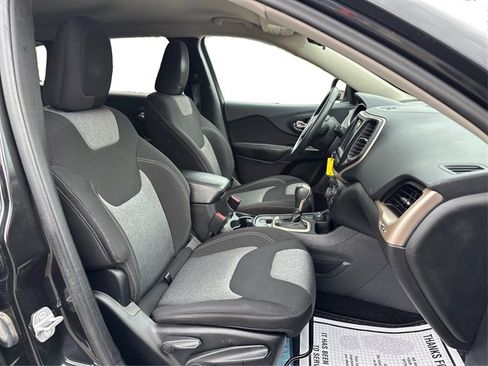 Used 2014 Jeep Cherokee Latitude w/ Cold Weather Group image 45