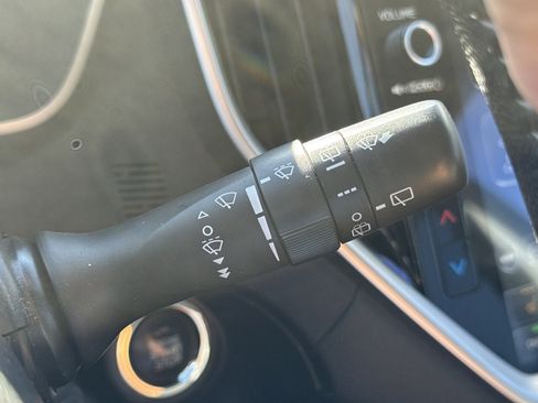 Certified 2023 Subaru Ascent Limited w/ Technology Package image 17