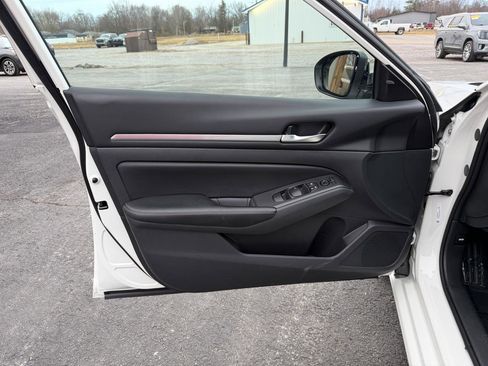 Used 2022 Nissan Altima 2.5 SV image 11