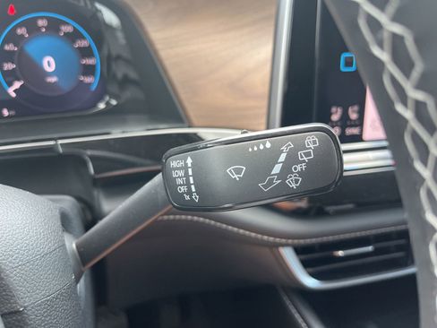 New 2026 Volkswagen Atlas SE FWD image 12