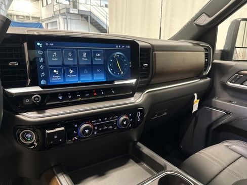 Used 2024 Chevrolet Silverado 3500 High Country w/ Technology Package image 22