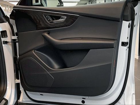 Certified 2023 Audi Q8 Premium image 23