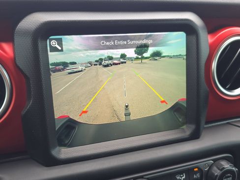 Used 2022 Jeep Gladiator Rubicon w/ LED Lighting Group AWD/4WD image 20