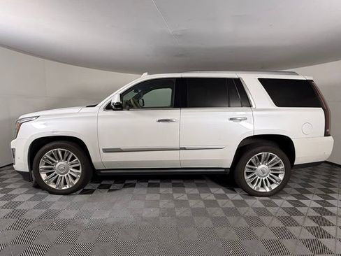 Used 2018 Cadillac Escalade Platinum AWD/4WD image 3
