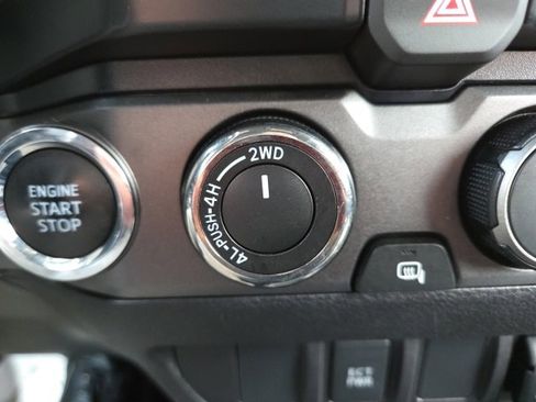 Used 2021 Toyota Tacoma TRD Off-Road image 12