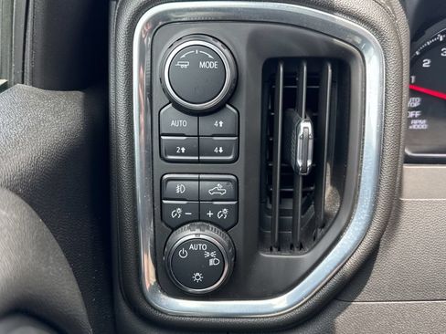 Used 2022 Chevrolet Silverado 1500 RST w/ Z71 Off-Road Package AWD/4WD image 13