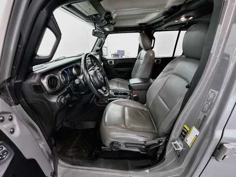 Used 2022 Jeep Gladiator Sport AWD/4WD image 13