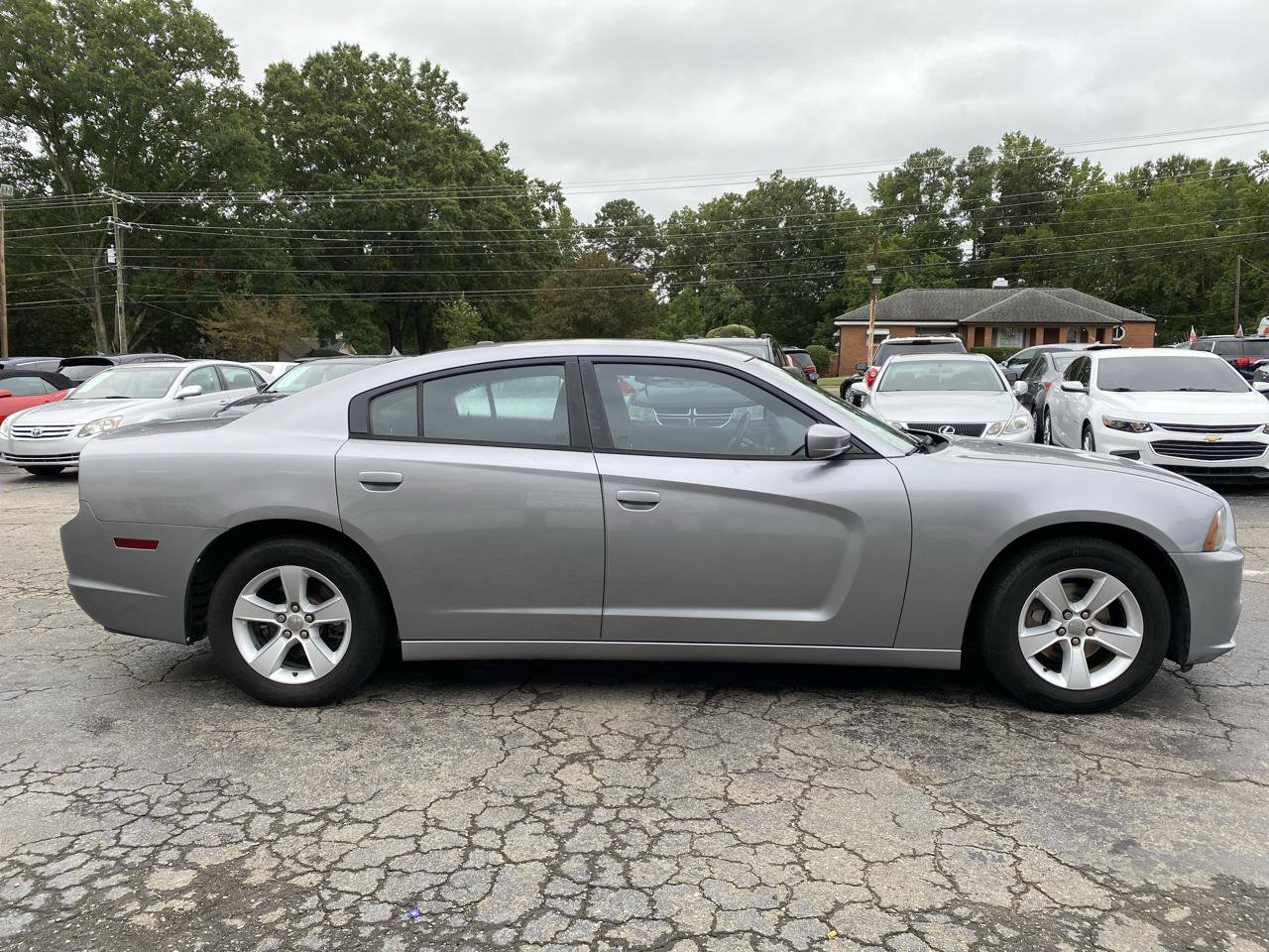 Used 2013 Dodge Charger SE w/ Connectivity Group RWD image 4