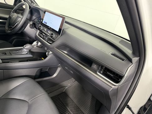 Used 2026 Toyota Grand Highlander AWD Hybrid image 21