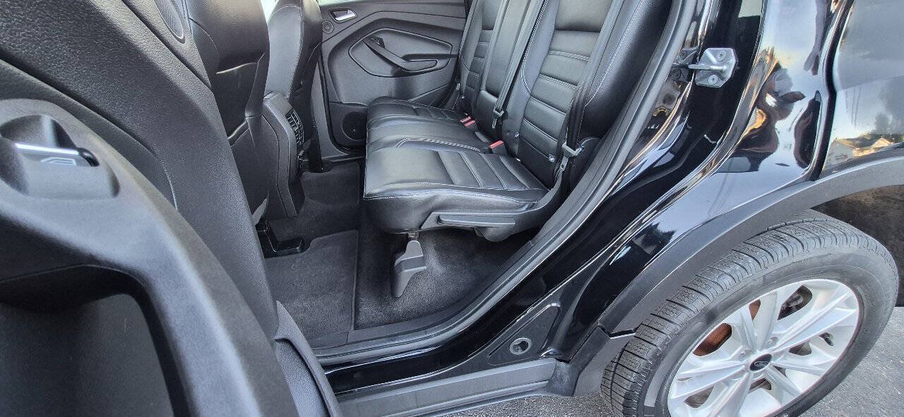 Used 2017 Ford Escape Titanium AWD/4WD image 27