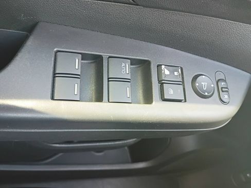Used 2015 Honda CR-V LX image 22