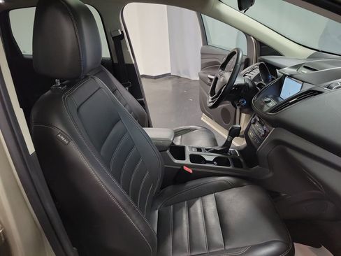 Used 2017 Ford Escape SE w/ SE Leather Comfort Package image 22