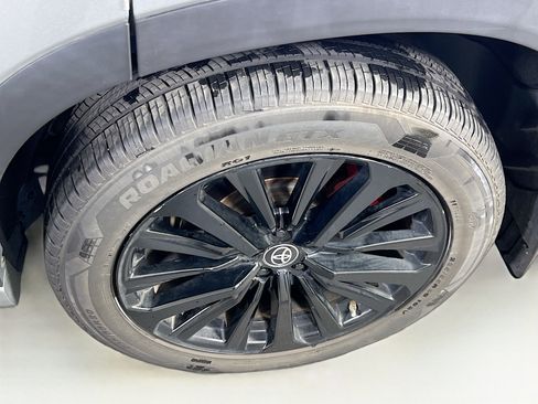 Used 2023 Toyota Highlander XSE AWD/4WD image 32