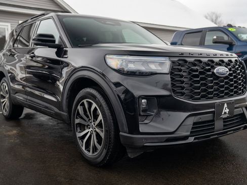 Used 2025 Ford Explorer ST-Line image 8