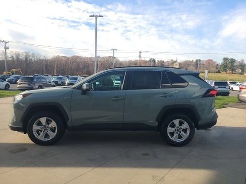 Used 2020 Toyota RAV4 XLE image 4