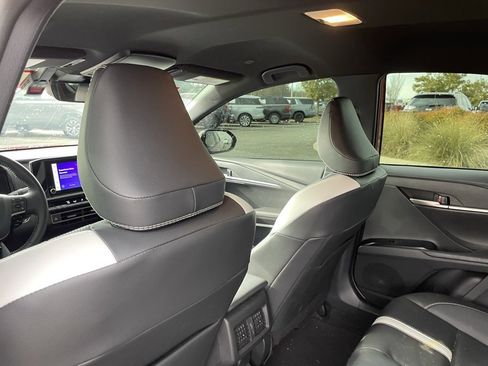 Used 2025 Toyota Camry SE image 25