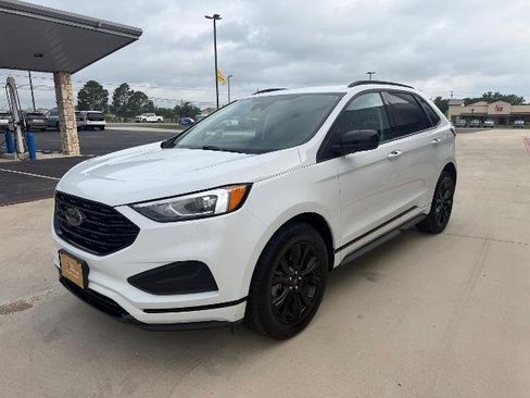 Certified 2022 Ford Edge SE w/ Black Appearance Package AWD/4WD image 1