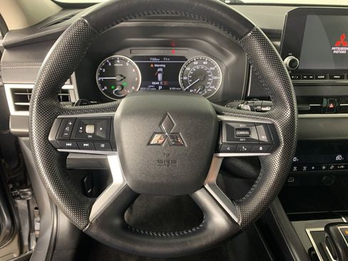 Used 2023 Mitsubishi Outlander SE image 21