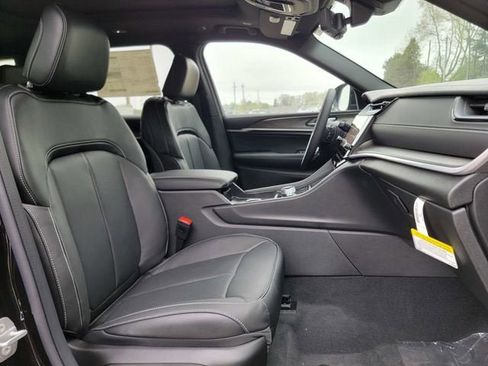 New 2026 Jeep Grand Cherokee L Limited AWD/4WD image 24