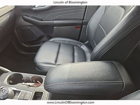 Used 2024 Ford Escape Platinum image 35