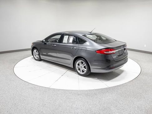 Used 2018 Ford Fusion S FWD image 31