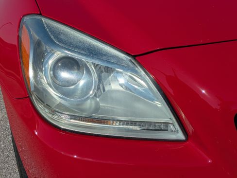 Used 2013 Mercedes-Benz SLK 250 image 10