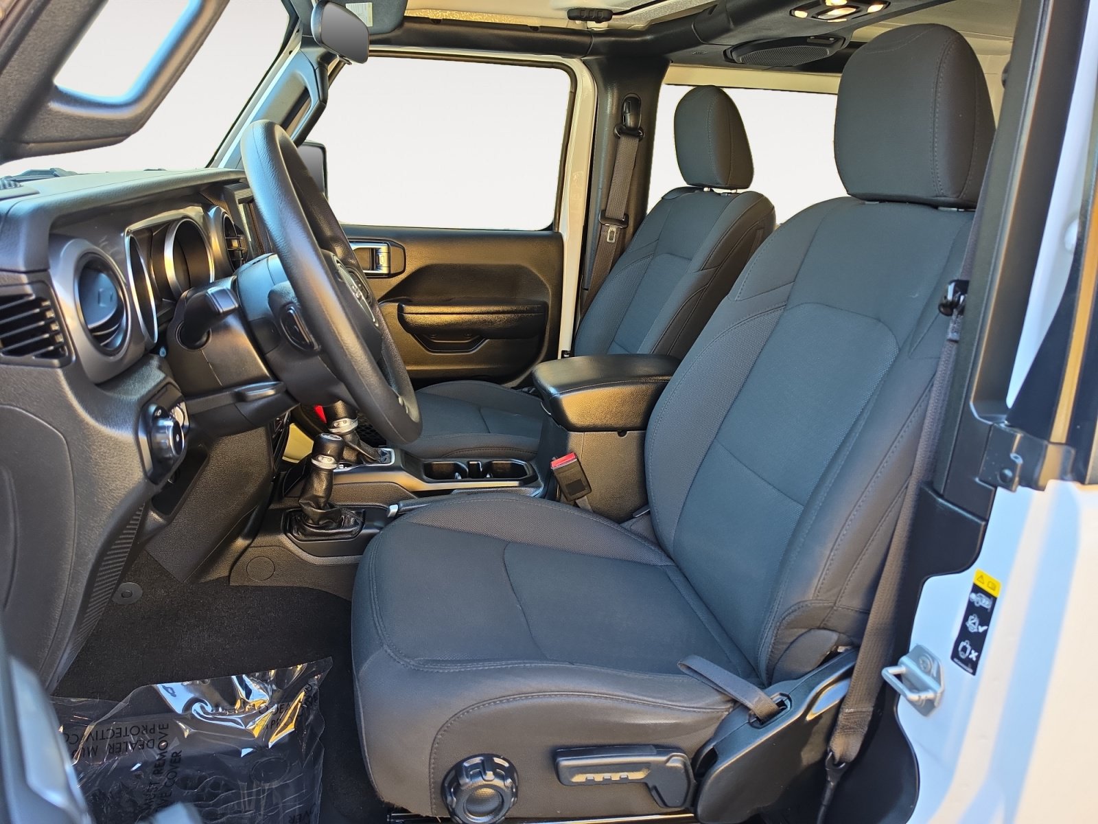 Used 2022 Jeep Wrangler Sport AWD/4WD image 9