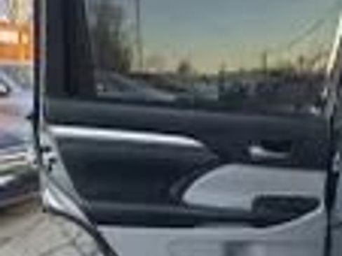 Used 2019 Toyota Highlander XLE AWD/4WD image 12