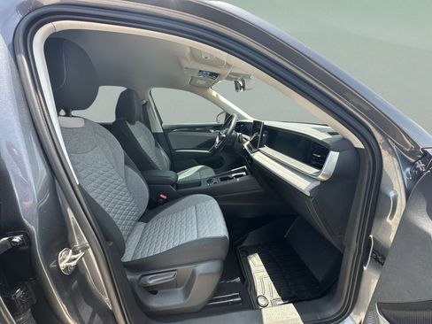 Used 2025 Volkswagen Tiguan S FWD image 35