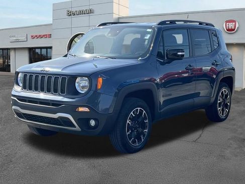 Used 2023 Jeep Renegade Latitude AWD/4WD image 3