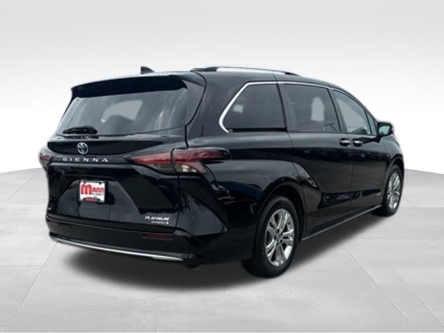 Used 2021 Toyota Sienna Platinum AWD/4WD image 5