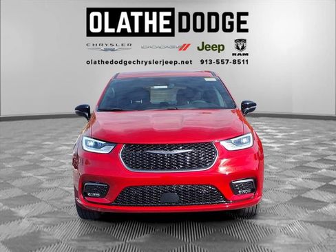 New 2026 Chrysler Pacifica Select image 30