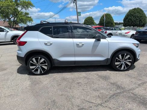 Used 2021 Volvo XC40 P8 Recharge w/ Advanced Package AWD/4WD image 9