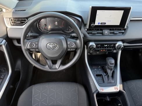 Used 2025 Toyota RAV4 XLE FWD image 12
