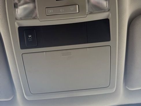 Used 2017 Toyota Tacoma SR5 image 33