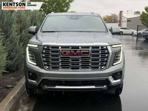 Used 2025 GMC Yukon Denali w/ Advanced Technology Package AWD/4WD image 2