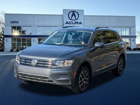 Used 2021 Volkswagen Tiguan SE image 1