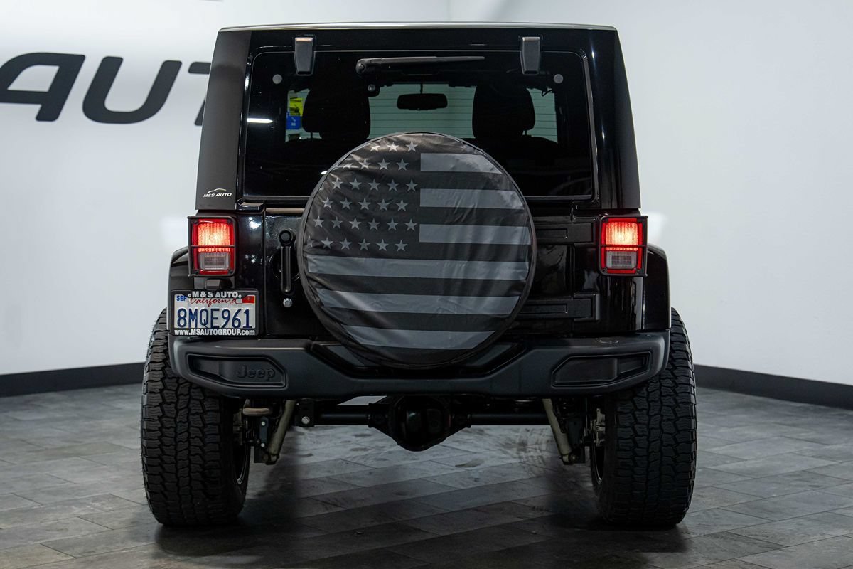 Used 2018 Jeep Wrangler Sport AWD/4WD image 3
