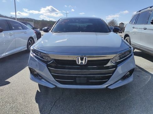 Used 2022 Honda Accord Sport image 2