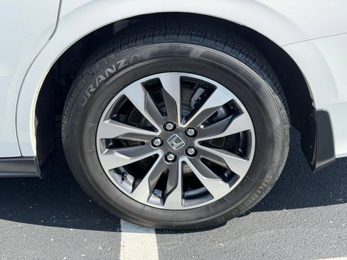 Used 2024 Honda Odyssey EX-L image 32