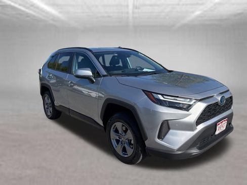 Used 2024 Toyota RAV4 XLE AWD/4WD image 8