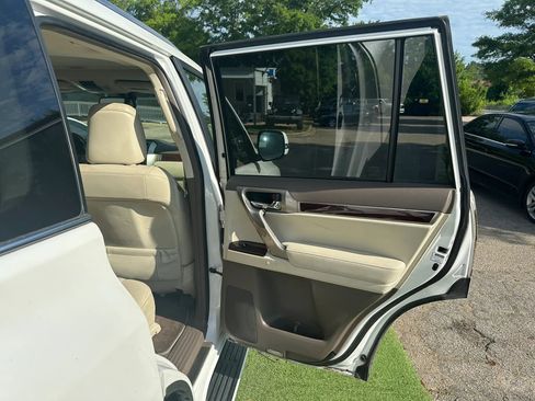 Used 2012 Lexus GX 460 w/ Comfort Plus Pkg AWD/4WD image 25