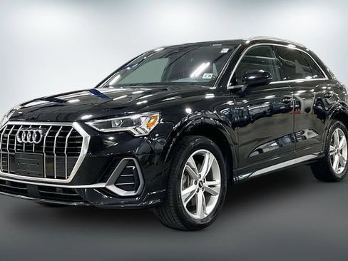 Used 2023 Audi Q3 2.0T Premium AWD/4WD image 2