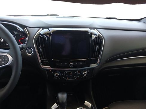 Used 2022 Chevrolet Traverse Premier FWD image 8