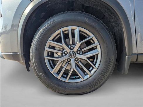 Used 2025 Nissan Rogue S image 20