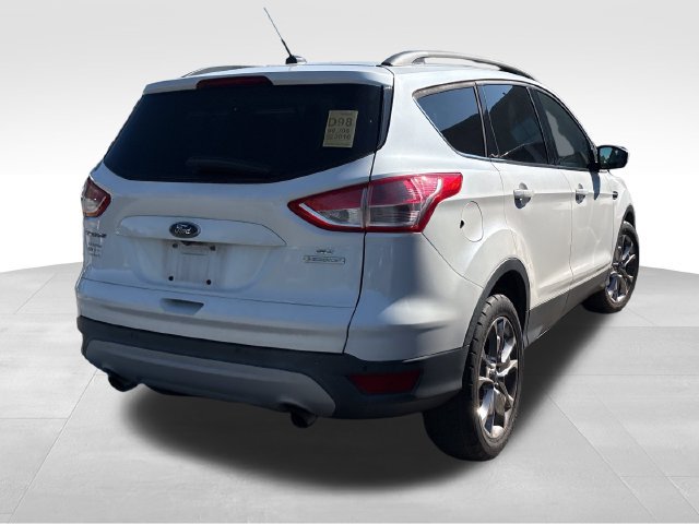 Used 2016 Ford Escape SE w/ SE Leather Comfort Package FWD image 3