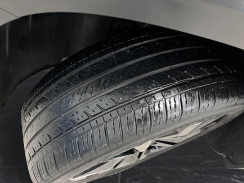 Used 2023 Volkswagen Taos SE w/ Black Wheel Package image 34