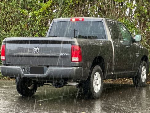 Used 2019 RAM 1500 Express image 3