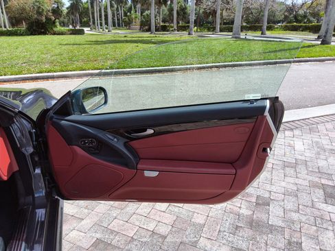 Used 2009 Mercedes-Benz SL 550 image 46